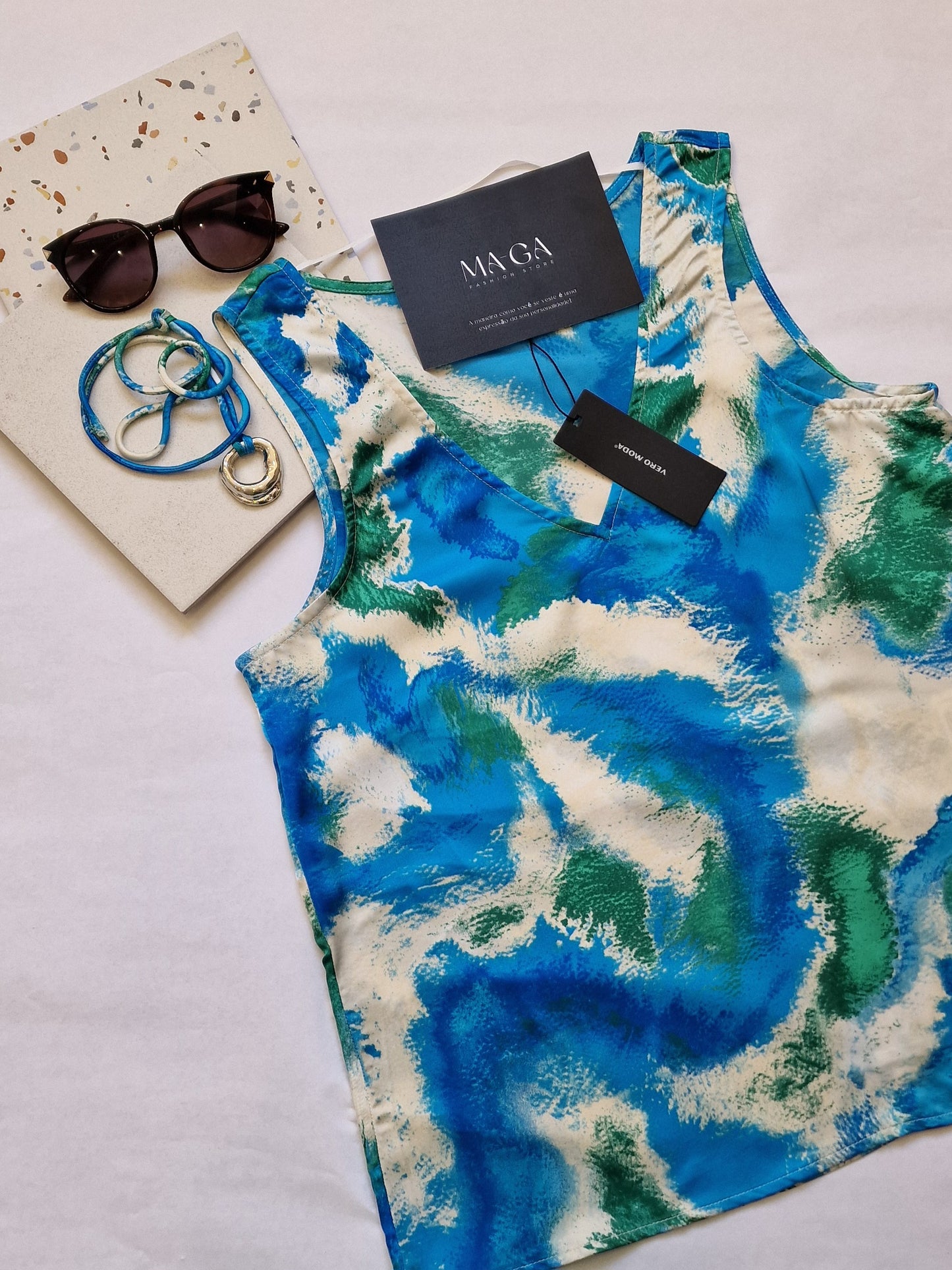 Top estampado azul
