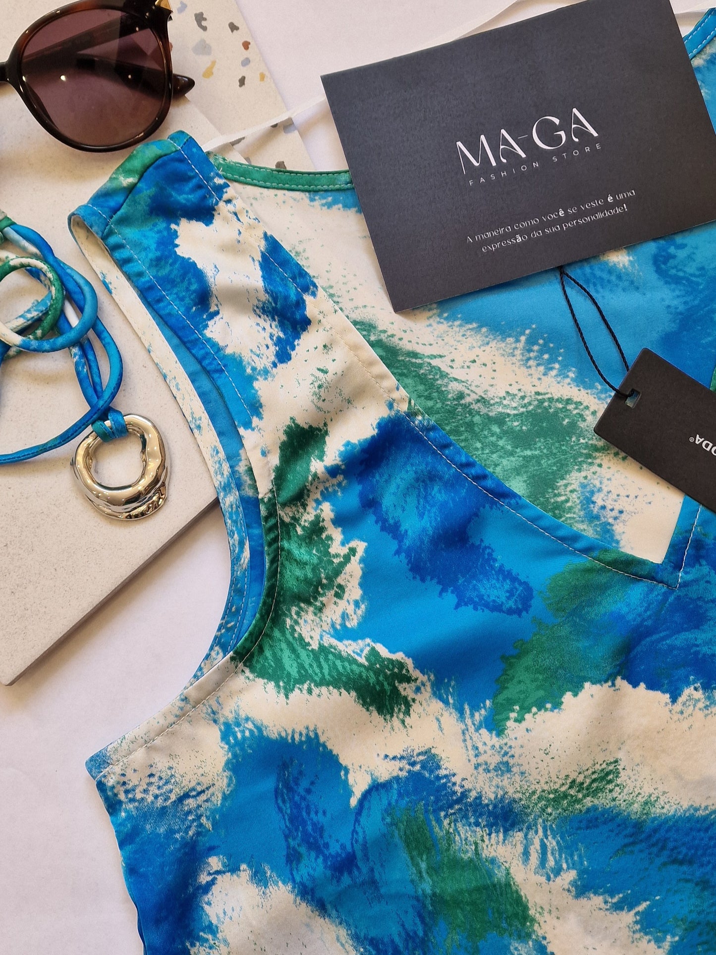 Top estampado azul