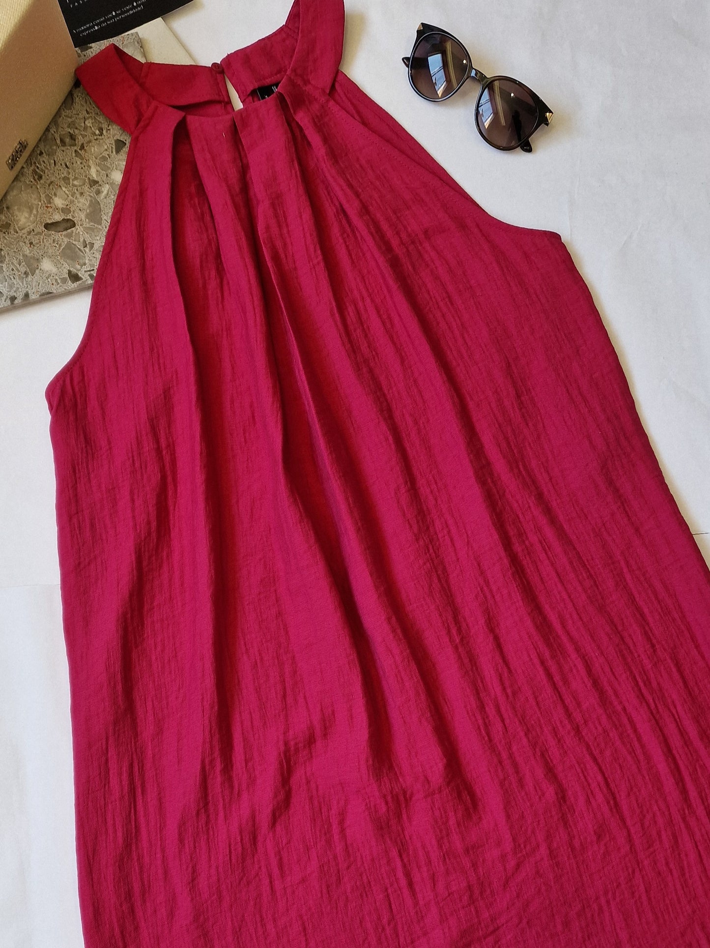 SHORT DRESS WITH DUMBBELL NECKLINE EVALINA