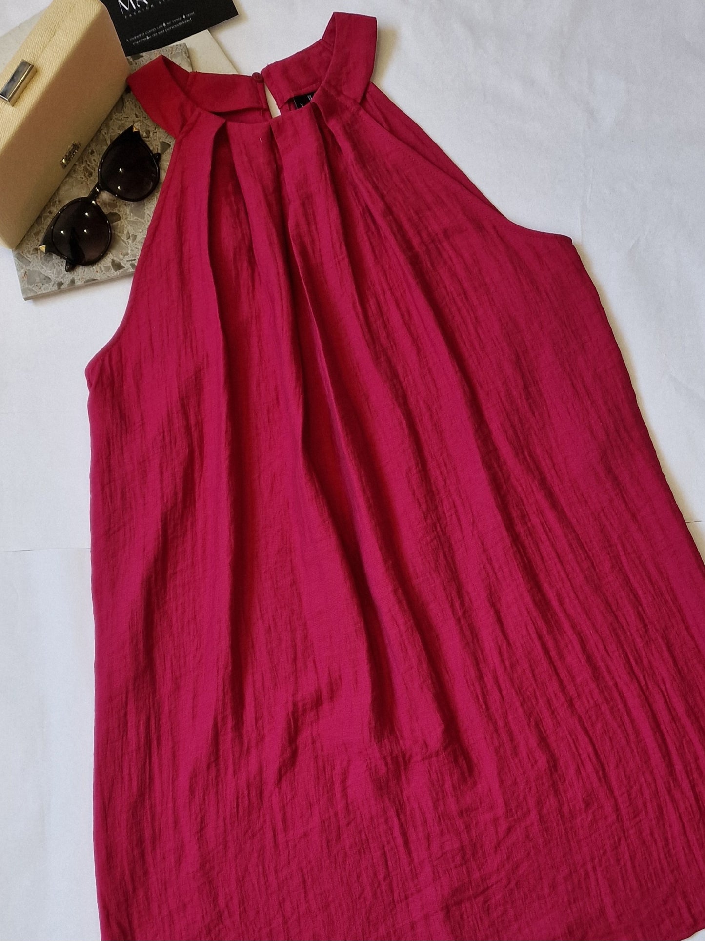 SHORT DRESS WITH DUMBBELL NECKLINE EVALINA