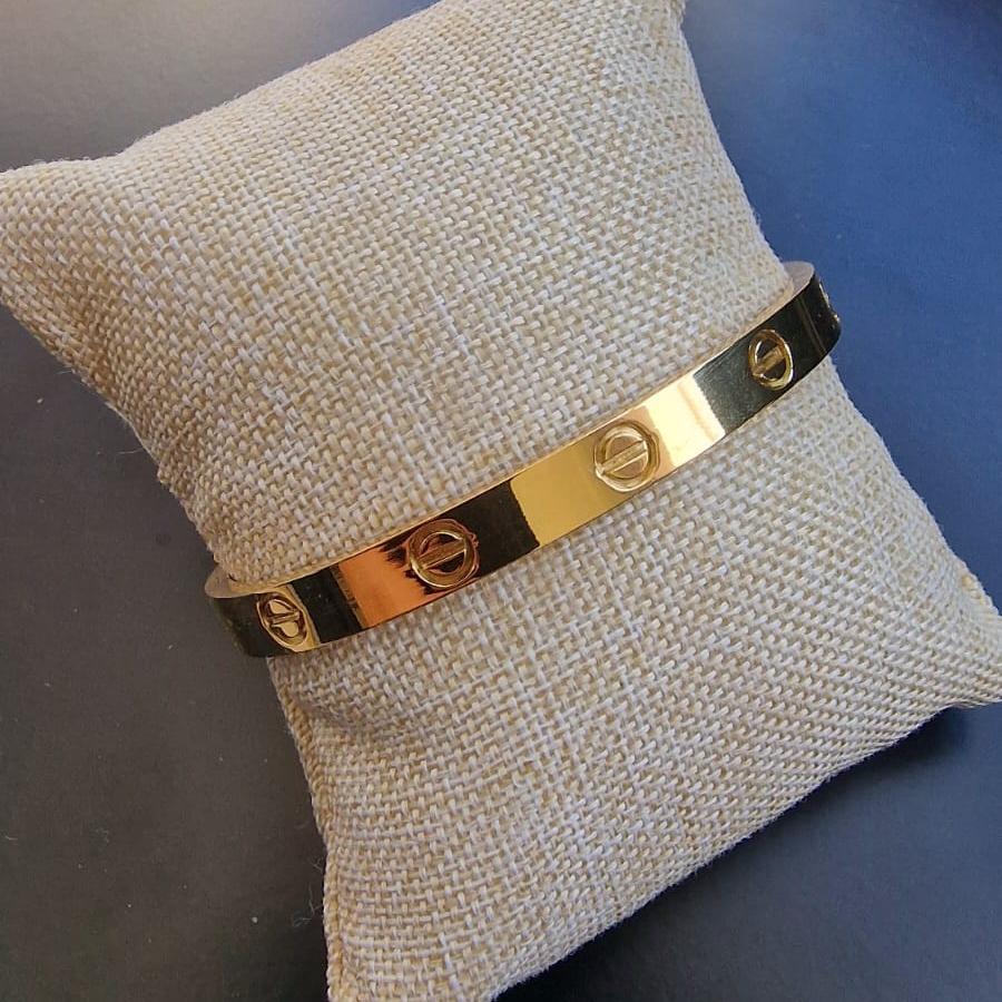Rigid stainless steel bracelet