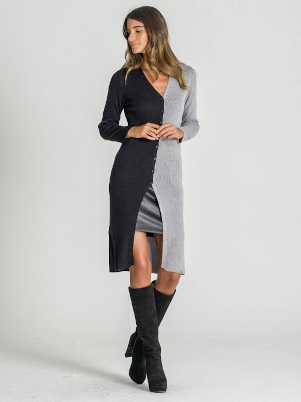 CASACO DE MALHA BICOLOR PRETO E CINZA