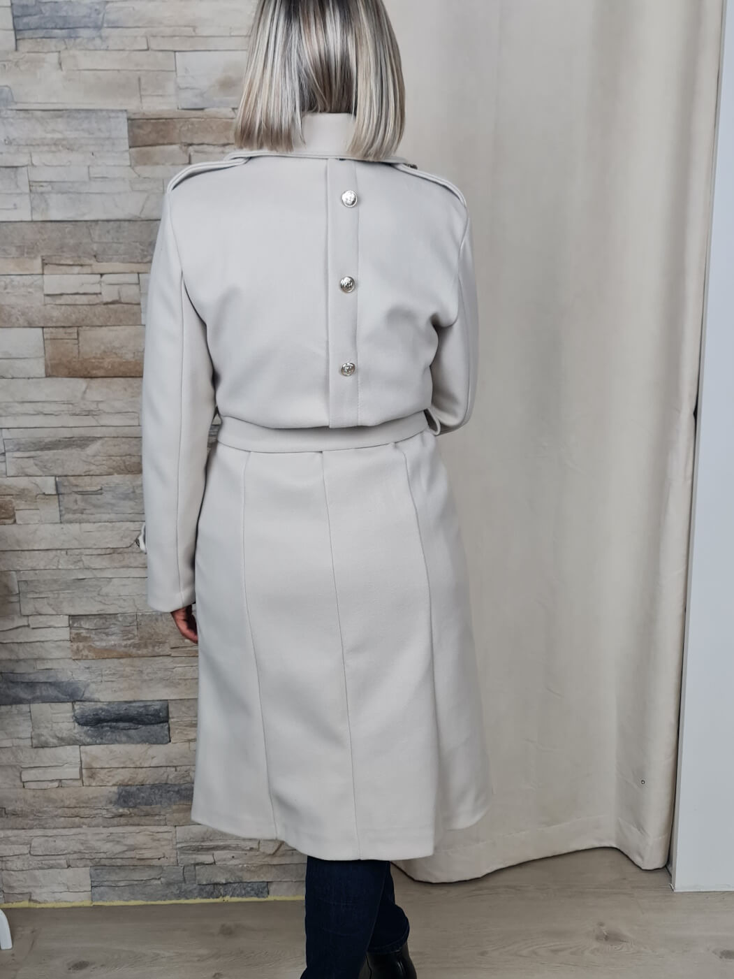 Casaco Comprido com Botões Militar