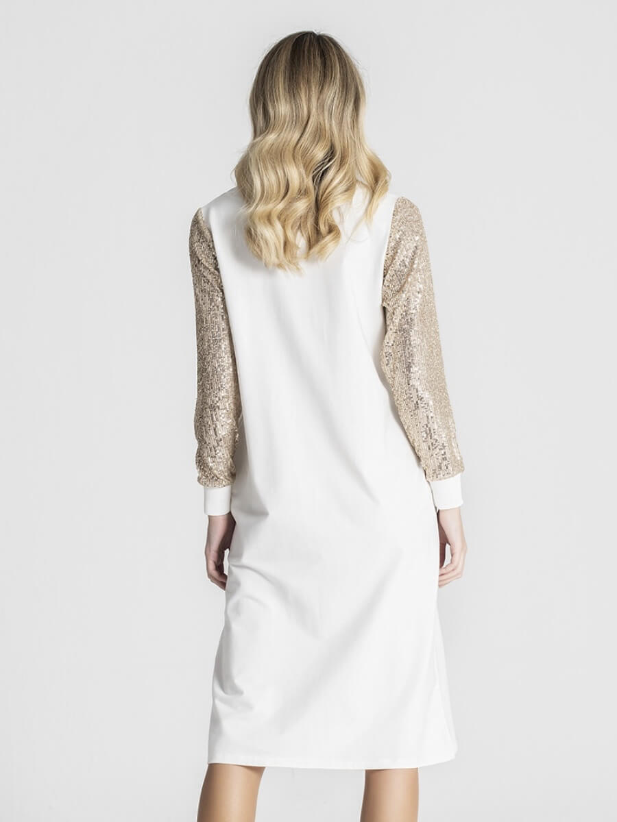 CASACO COM MANGAS EM LANTEJOULAS