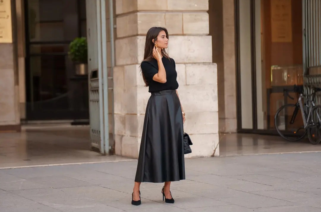 Saia Comprida Camille em Pele Sintética - Moda Sustentável e Versátil