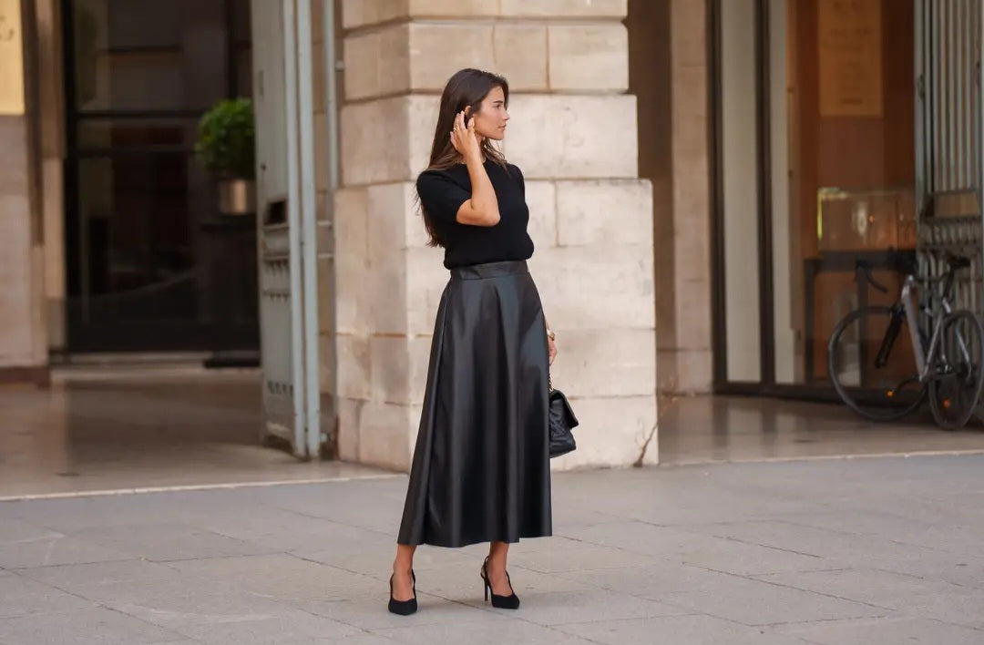 Saia Comprida Camille em Pele Sintética - Moda Sustentável e Versátil