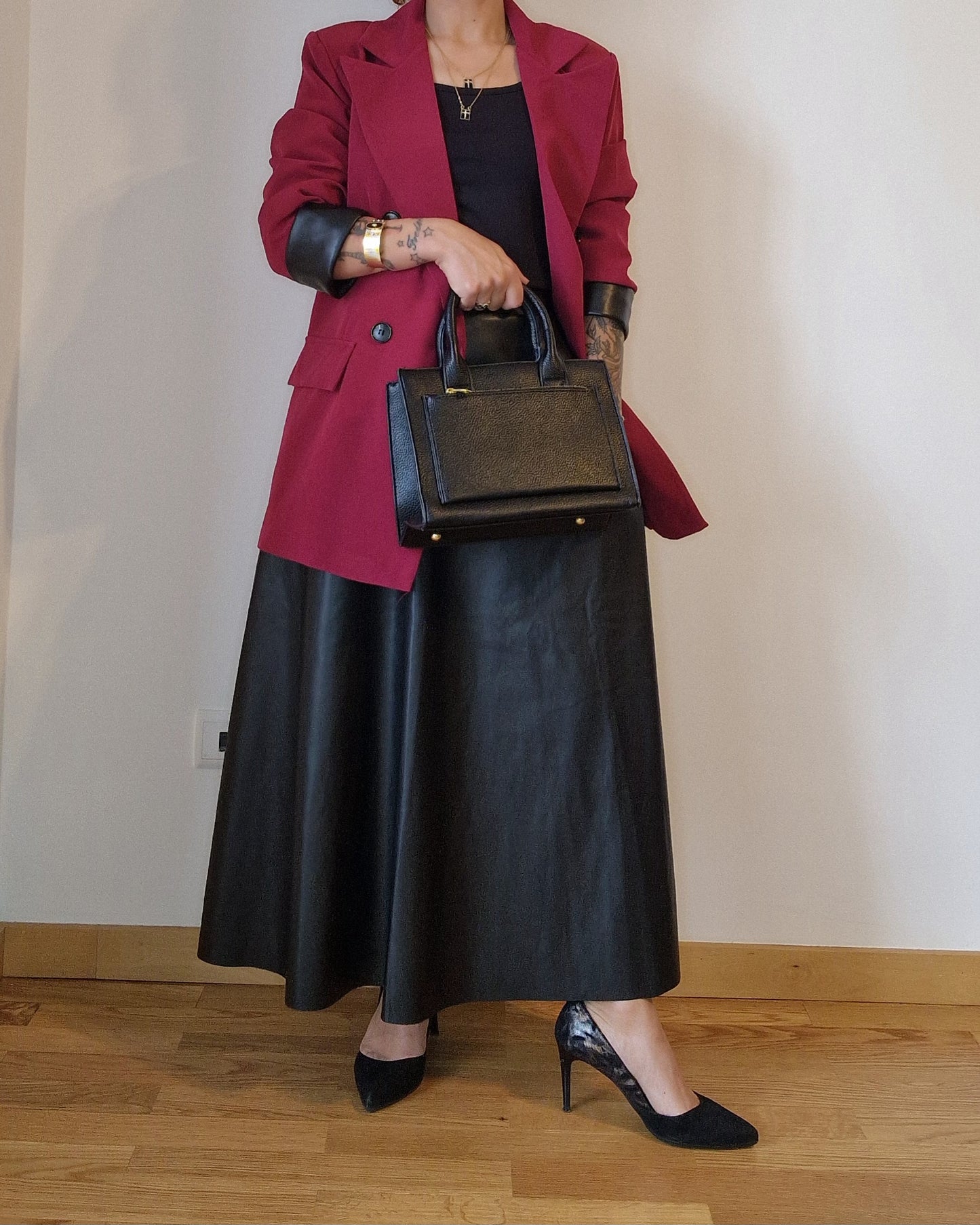 Saia Comprida Camille em Pele Sintética - Moda Sustentável e Versátil