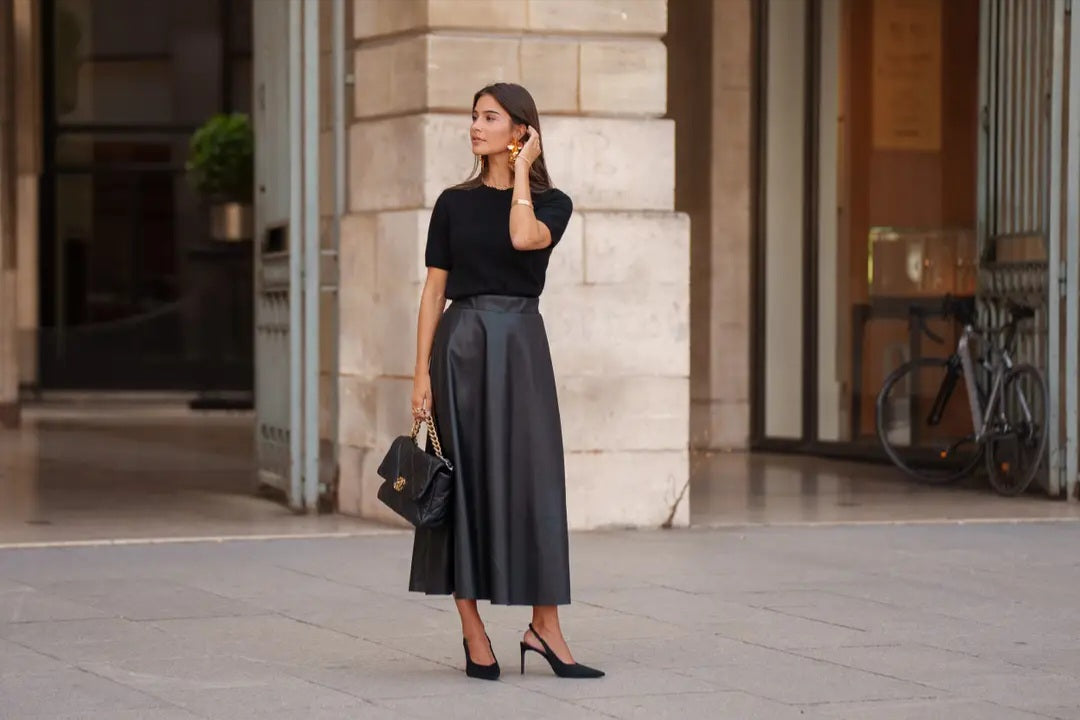 Saia Comprida Camille em Pele Sintética - Moda Sustentável e Versátil