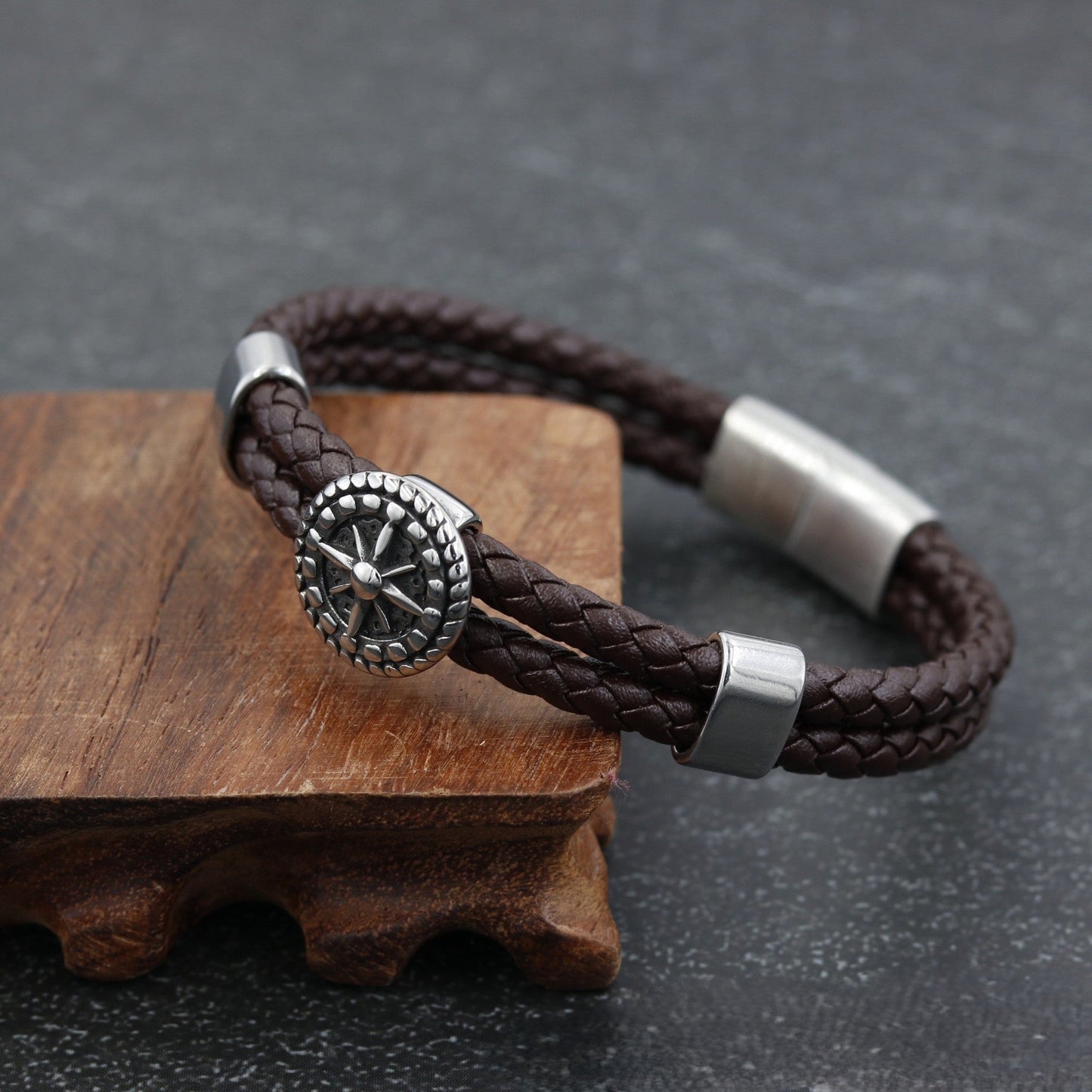 Pulseira de Couro e Aço Inoxidável