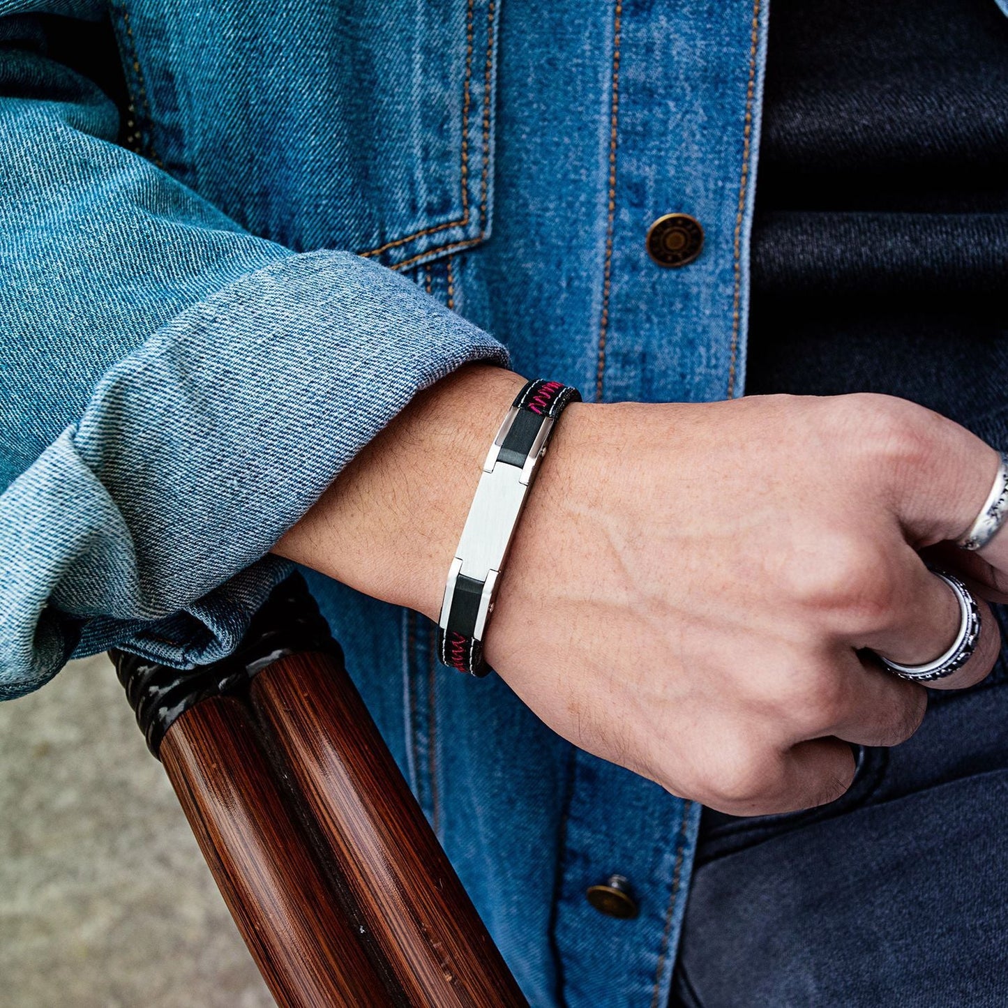 Pulseira de Couro e Aço Inoxidável