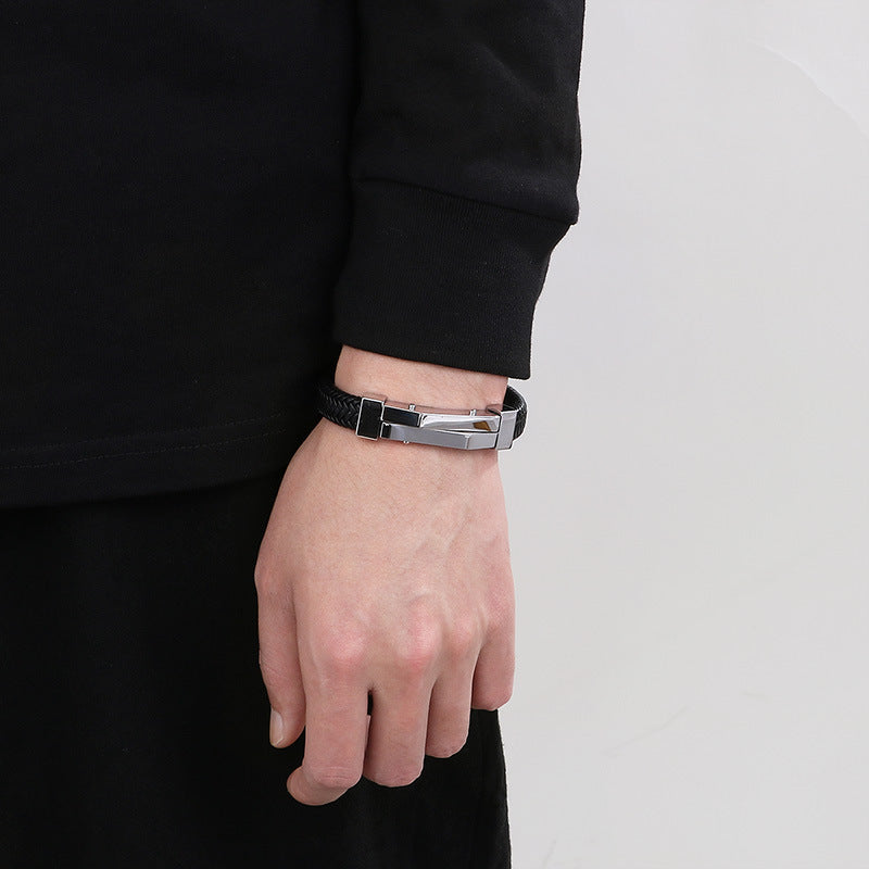 Pulseira de Couro e Aço Titânio