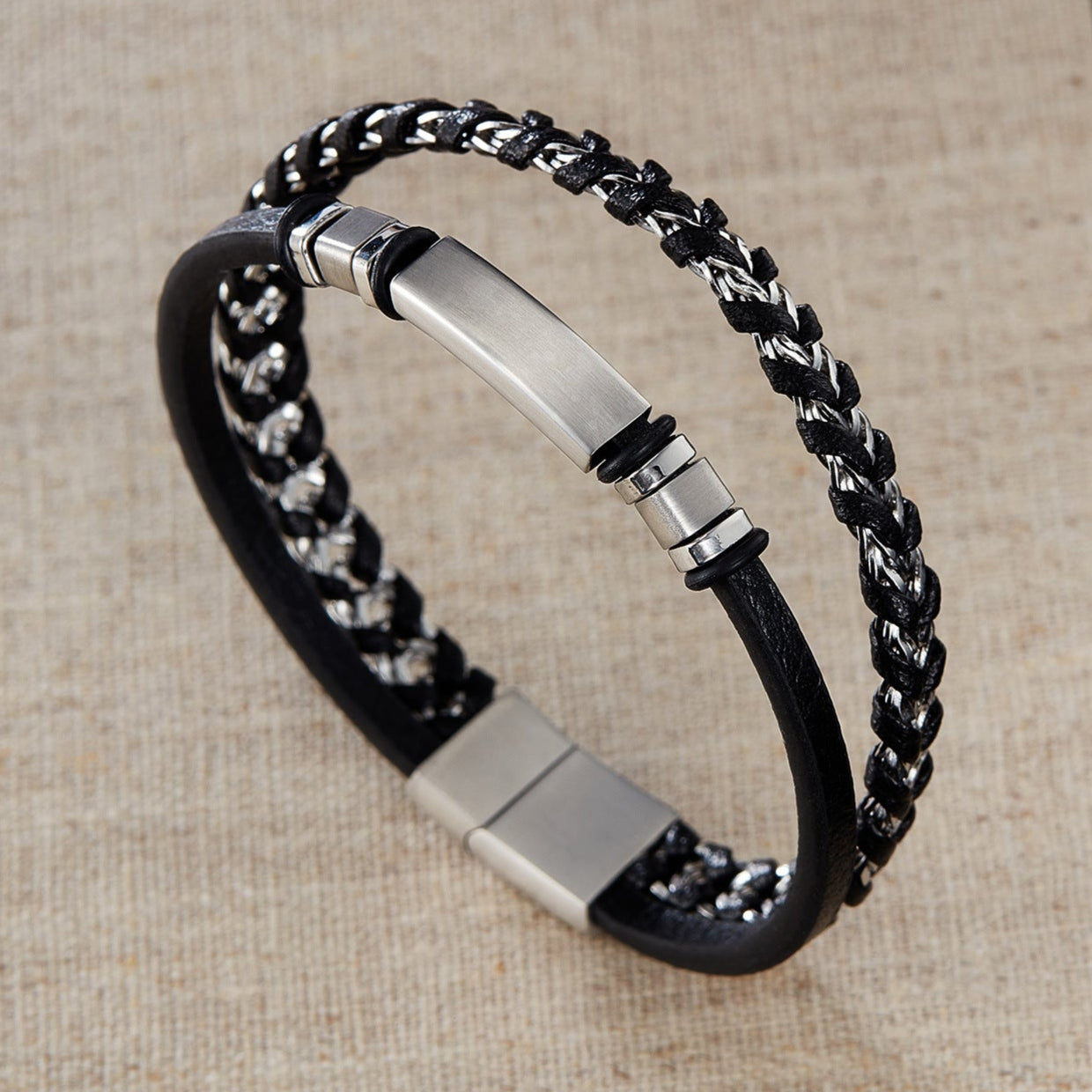 Pulseira de Couro e Aço Inoxidável