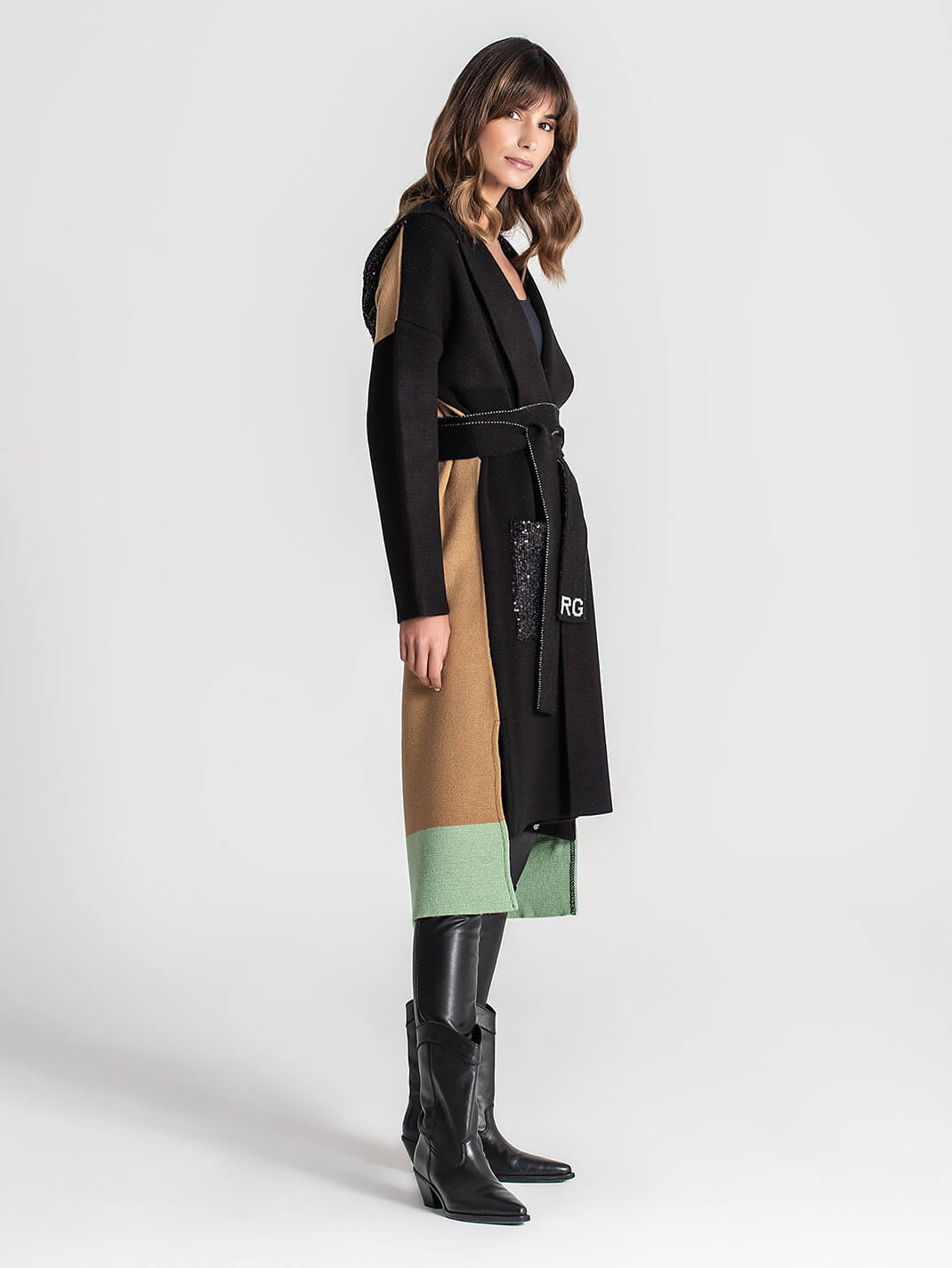 CASACO COMPRIDO COM LANTEJOULAS