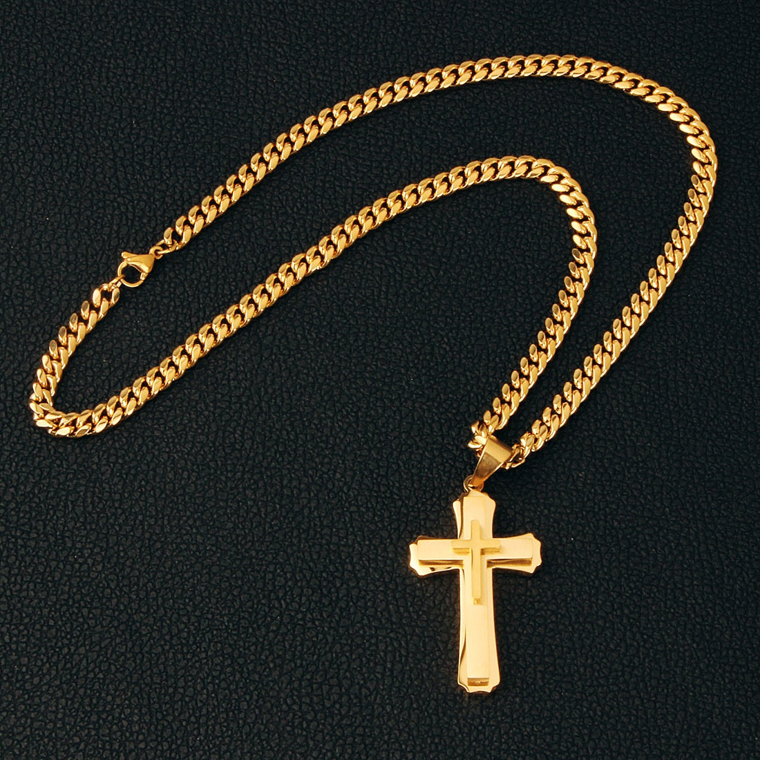 Colar Cruz em Aço Inoxidável